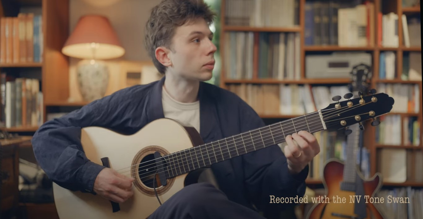 Antoine Boyer demonstrates the sound quality of the NV Tone Swan. Performance and recording on classical guitar